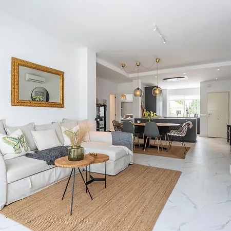 Apartment Azahara 2, Contemporary Scandinavian Style Open Plan With 2 Terraces