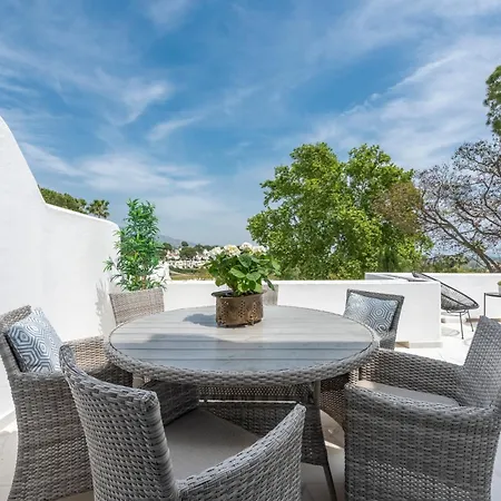 Apartment Azahara 2, Contemporary Scandinavian Style Open Plan With 2 Terraces Marbella